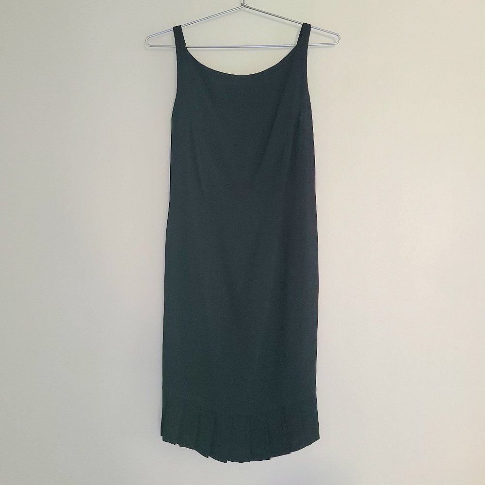 Anne Klein Black Sleeveless Pleated Ruffle Bottom Knee Length Sheath Dress